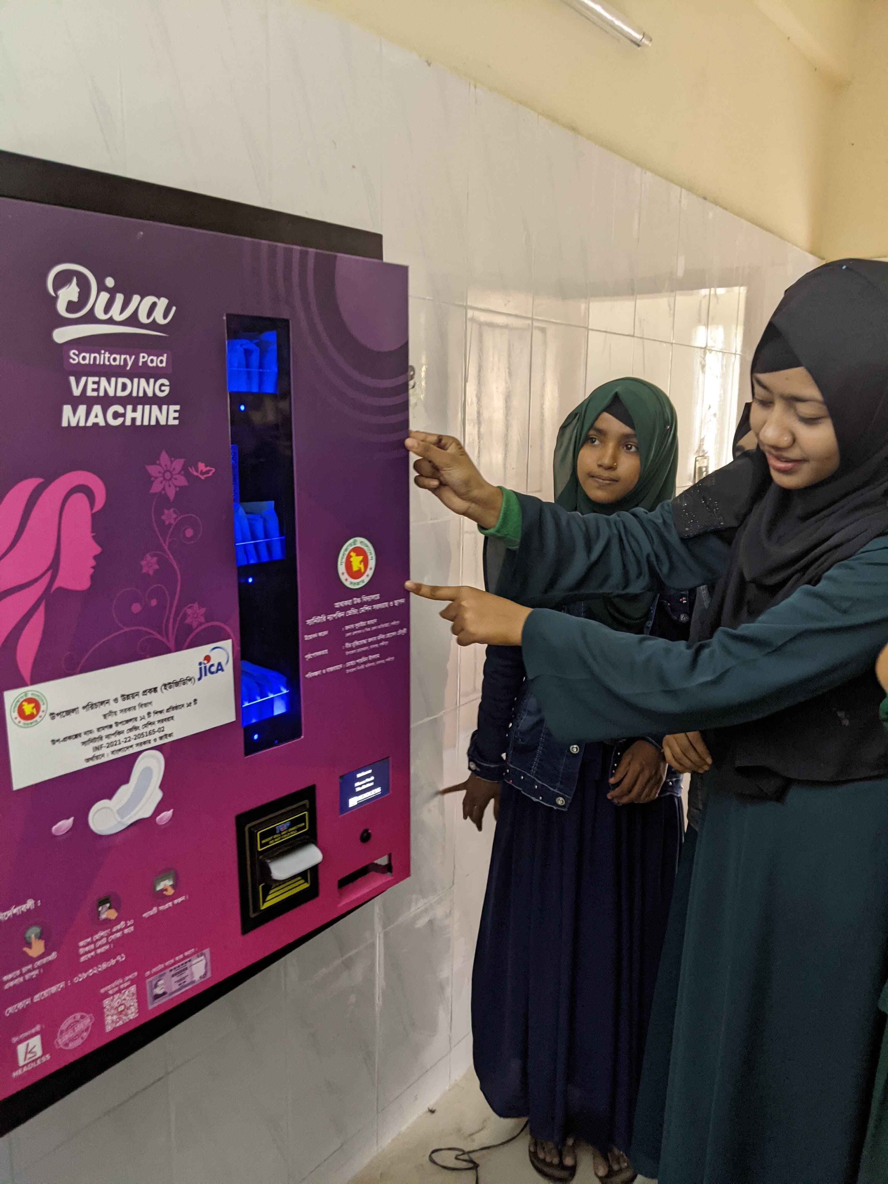 Diva - Sanitary Pad Vending Machine right photo